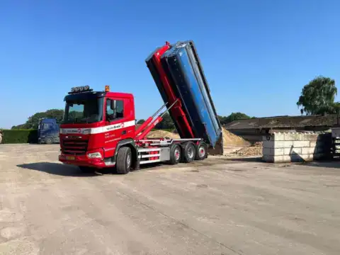 Afgeleverde truck DAF XF 480 FAQ voor Van den Broek