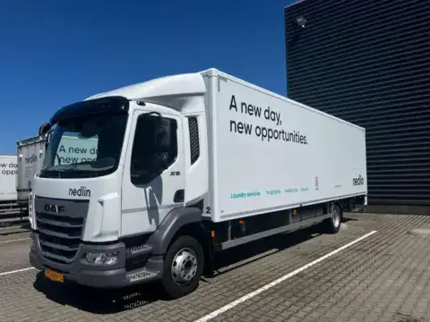 Afgeleverde truck DAF XB 230 FA voor Nedlin B.V.