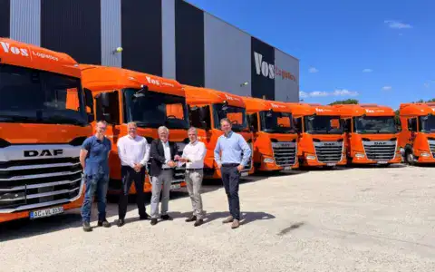 Afgeleverde truck DAF XF430 FT Low Deck voor Vos Logistics