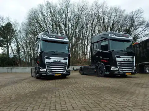 Afgeleverde truck DAF XG+530 FT voor Merch Trailer