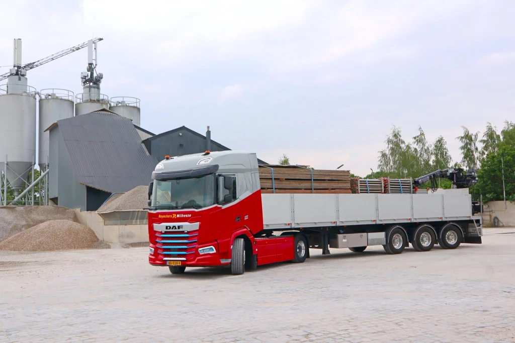 Eerste Elektrische DAF XF 350E voor Royackers Transport in Milheeze