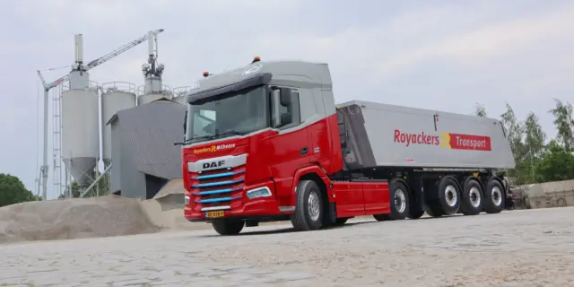 Eerste Elektrische DAF XF 350E voor Royackers Transport in Milheeze 