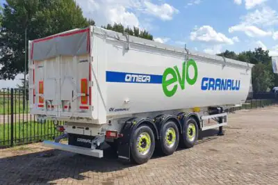 Granalu trailer bij Loven Trucks